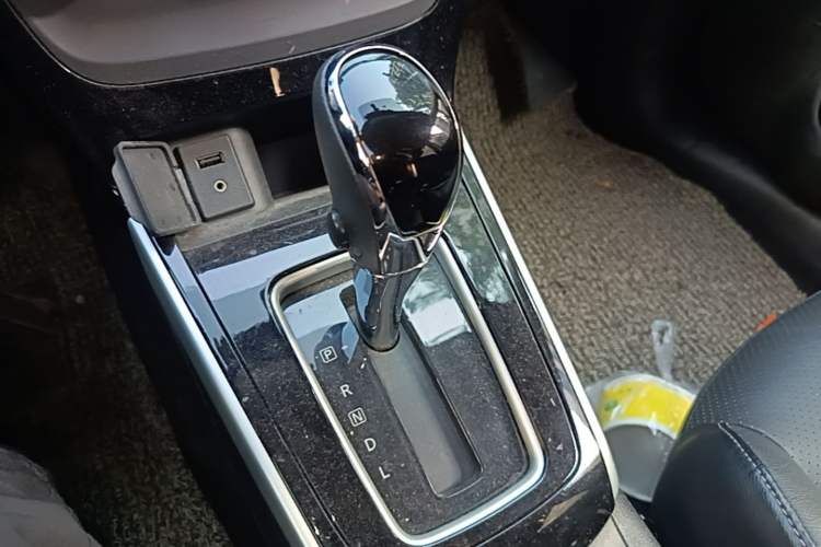 Used Nissan Sylphy 2016 1.6 XL CVT Deluxe Edition Gear Lever
