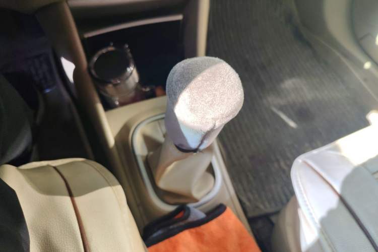 Used Nissan Sylphy 2016 Classic 1.6XE Manual Comfort Edition Gear Lever
