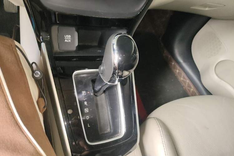 Used Nissan Sylphy 2016 1.6XV CVT Smart Enjoyment Version Gear Lever