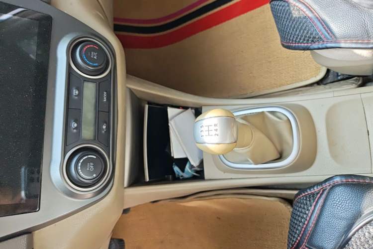 Used Nissan Sylphy 2016 Classic 1.6XE Manual Comfort Edition Gear Lever