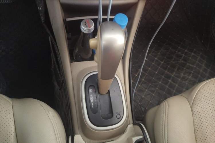 Used Nissan Sylphy 2016 Classic 1.6XE Automatic Comfort Edition Gear Lever