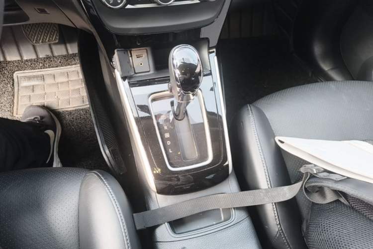 Used Nissan Sylphy 2016 1.6XV CVT Smart Enjoyment Version Gear Lever