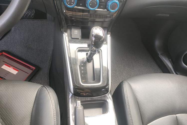 Used Nissan Sylphy 2016 1.6 XL CVT Deluxe Edition Gear Lever