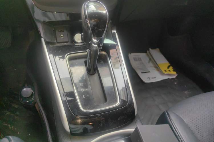 Used Nissan Sylphy 2016 1.6 XL CVT Luxury Edition Gear Lever