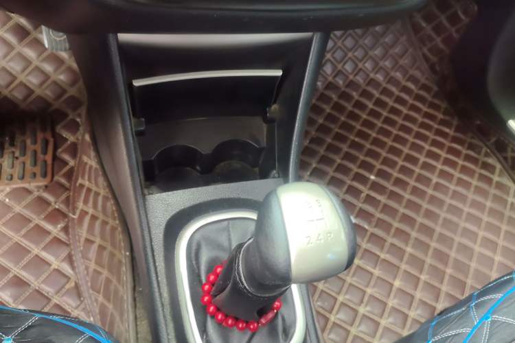 Used Nissan Sylphy 2016 Classic 1.6XE Manual Leading Edition Gear Lever