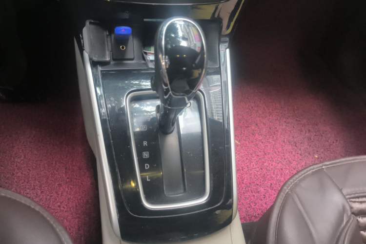 Used Nissan Sylphy 2016 1.6 XL CVT Deluxe Edition Gear Lever