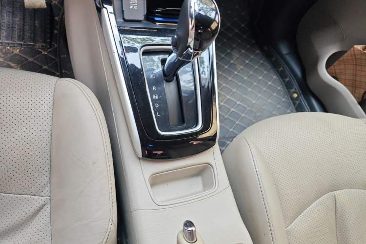 Used Nissan Sylphy 2016 1.6 XL CVT Luxury Edition Gear Lever