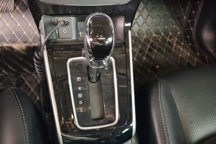Used Nissan Sylphy 2016 1.6 XL CVT Luxury Edition Gear Lever