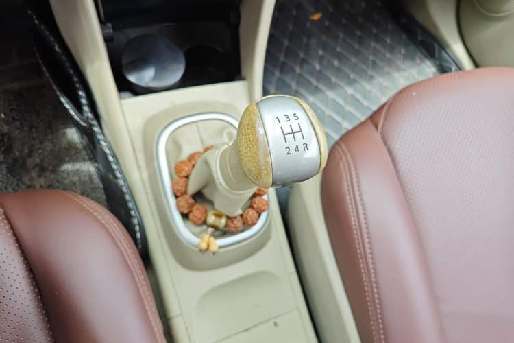 Used Nissan Sylphy 2016 Classic 1.6XL Manual Luxury Edition Gear Lever