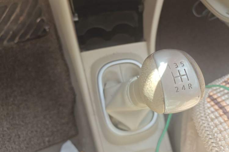 Used Nissan Sylphy 2016 Classic 1.6XE Manual Comfort Edition Gear Lever