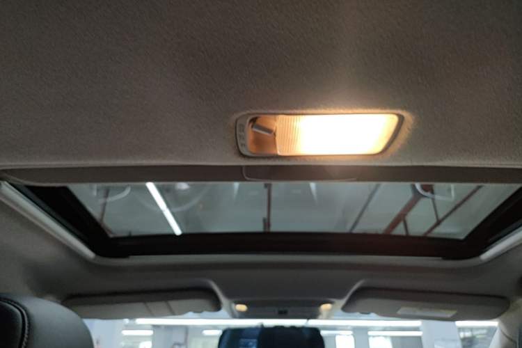 Used Nissan Sylphy 2016 1.6XV CVT Smart Enjoyment Version Headliner