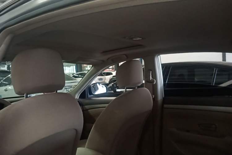 Used Nissan Sylphy 2016 Classic 1.6XE Automatic Leading Edition Headliner