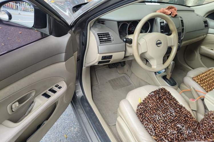 Used Nissan Sylphy 2016 Classic 1.6 XL Automatic Luxury Edition Interior 3