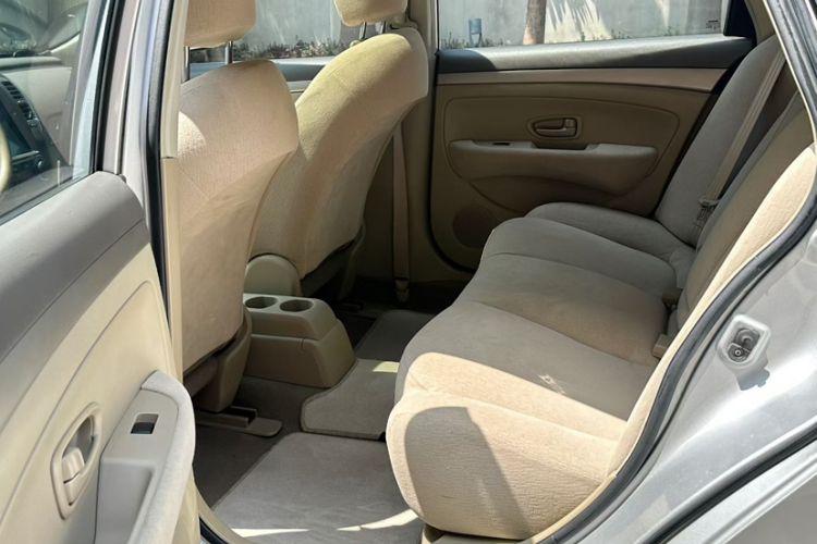 Used Nissan Sylphy 2016 Classic 1.6XE Automatic Leading Edition Interior 4