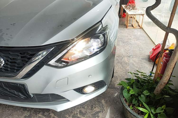 Used Nissan Sylphy 2016 1.6XV CVT Smart Enjoyment Version Left Front Headlight