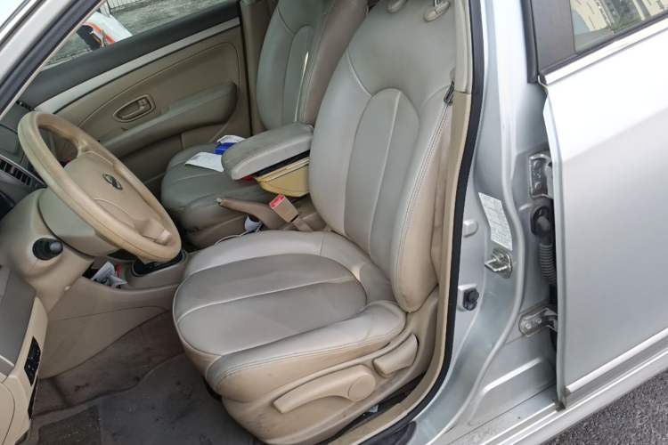 Used Nissan Sylphy 2016 Classic 1.6XE Automatic Comfort Edition Left Front Seat