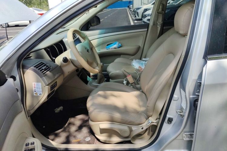 Used Nissan Sylphy 2016 Classic 1.6XE Manual Leading Edition Left Front Seat