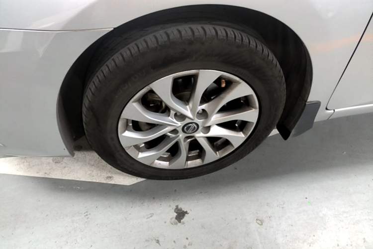 Used Nissan Sylphy 2016 1.6 XL Manual Luxury Edition Left Front Wheel Hub