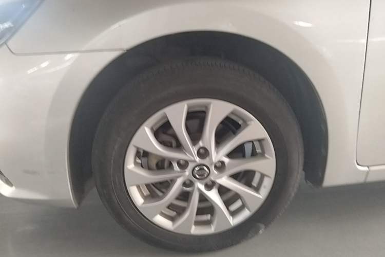 Used Nissan Sylphy 2016 1.6 XL CVT Luxury Edition Left Front Wheel Hub
