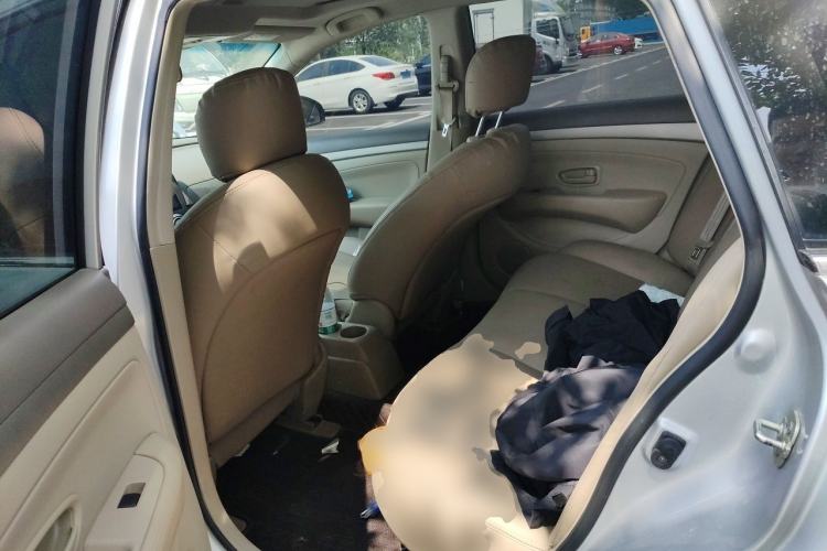 Used Nissan Sylphy 2016 Classic 1.6XE Manual Leading Edition Left Rear Seat