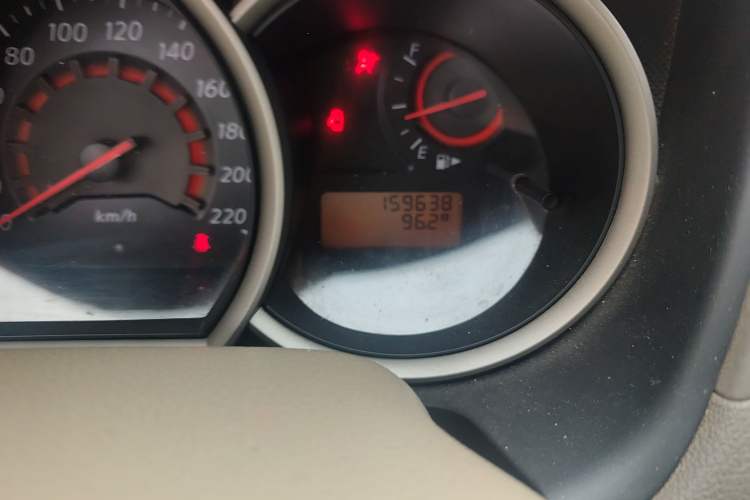 Used Nissan Sylphy 2016 Classic 1.6XE Manual Leading Edition Odometer Close Up