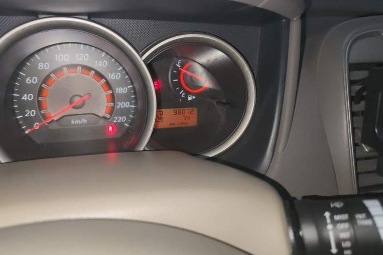 Used Nissan Sylphy 2016 Classic 1.6XE Automatic Comfort Edition Odometer Close Up