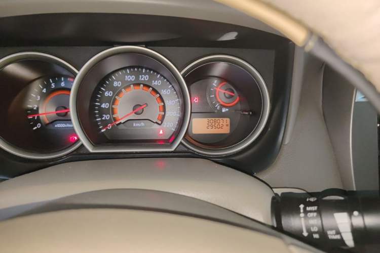 Used Nissan Sylphy 2016 Classic 1.6XE Manual Comfort Edition Odometer Close Up