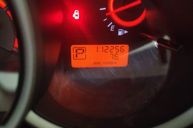 Used Nissan Sylphy 2016 Classic 1.6XE Automatic Comfort Edition Odometer Close Up
