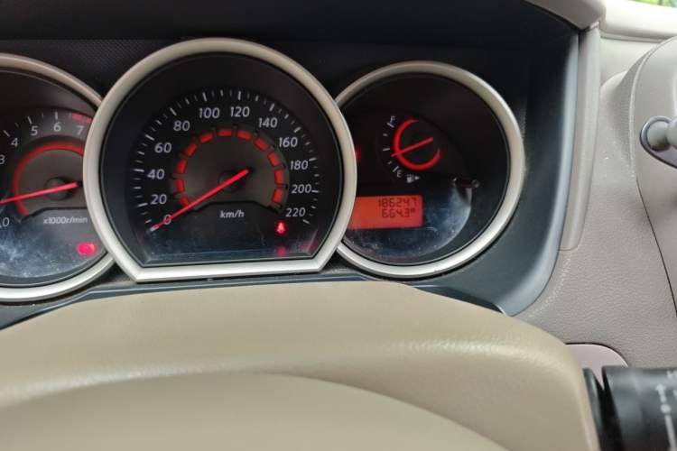 Used Nissan Sylphy 2016 Classic 1.6XE Manual Leading Edition Odometer Close Up