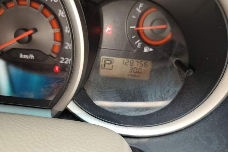 Used Nissan Sylphy 2016 Classic 1.6 XL Automatic Luxury Edition Odometer Close Up