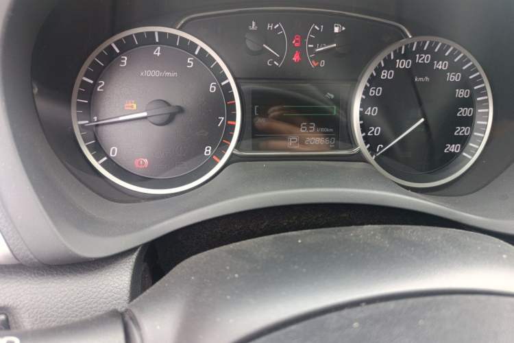 Used Nissan Sylphy 2016 1.6XV CVT Smart Enjoyment Version Odometer Close Up