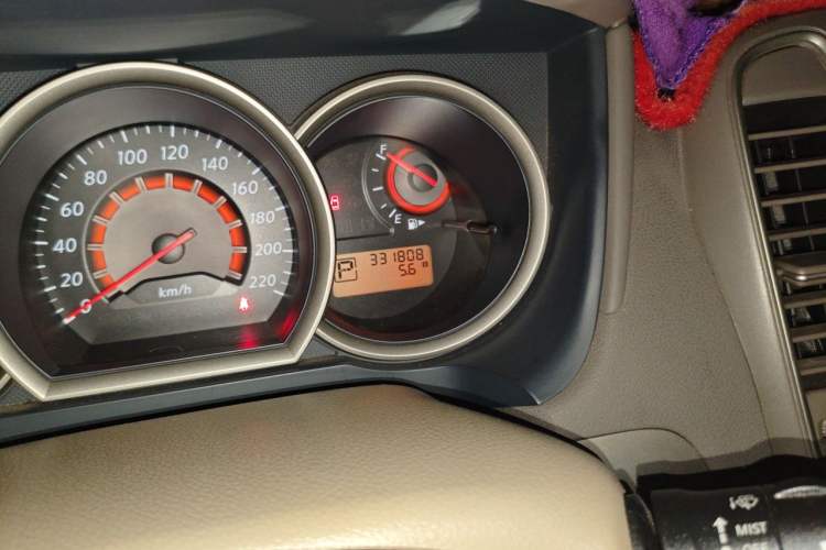 Used Nissan Sylphy 2016 Classic 1.6XE Automatic Leading Edition Odometer Close Up