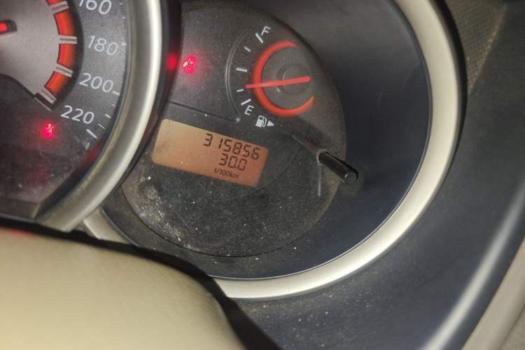 Used Nissan Sylphy 2016 Classic 1.6XE Manual Comfort Edition Odometer Close Up