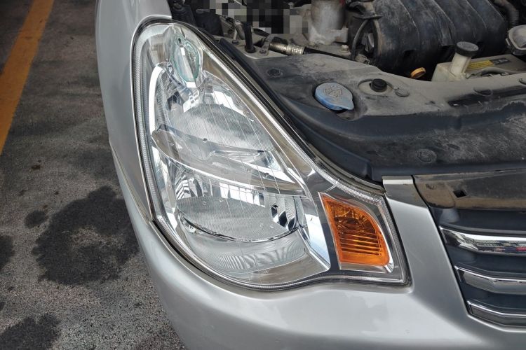 Used Nissan Sylphy 2016 Classic 1.6XE Automatic Comfort Edition Right Front Headlight
