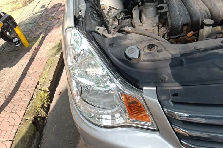 Used Nissan Sylphy 2016 Classic 1.6XE Automatic Comfort Edition Right Front Headlight
