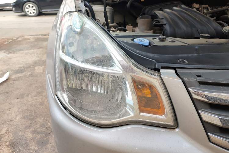 Used Nissan Sylphy 2016 1.6XE Manual Comfort Edition Right Front Headlight