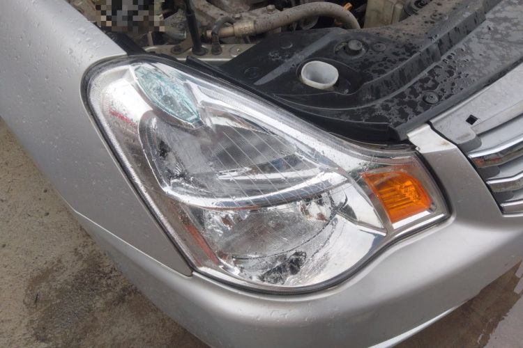Used Nissan Sylphy 2016 Classic 1.6XE Manual Comfort Edition Right Front Headlight