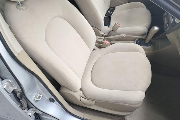 Used Nissan Sylphy 2016 Classic 1.6XE Automatic Leading Edition Right Front Seat