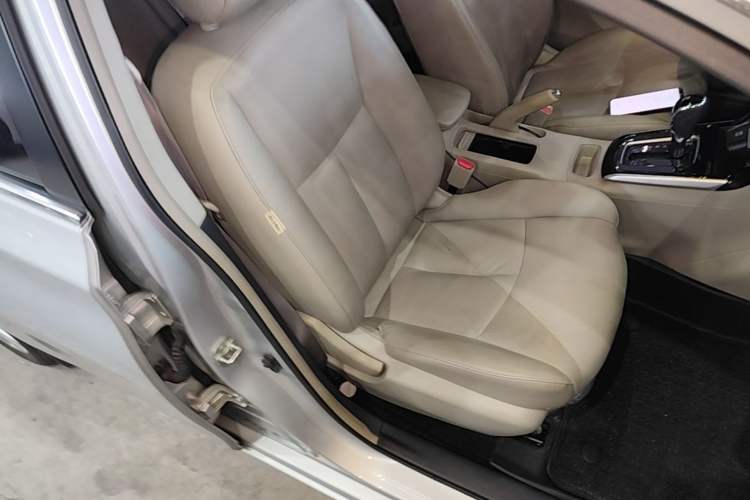 Used Nissan Sylphy 2016 1.6XV CVT Smart Enjoyment Version Right Front Seat