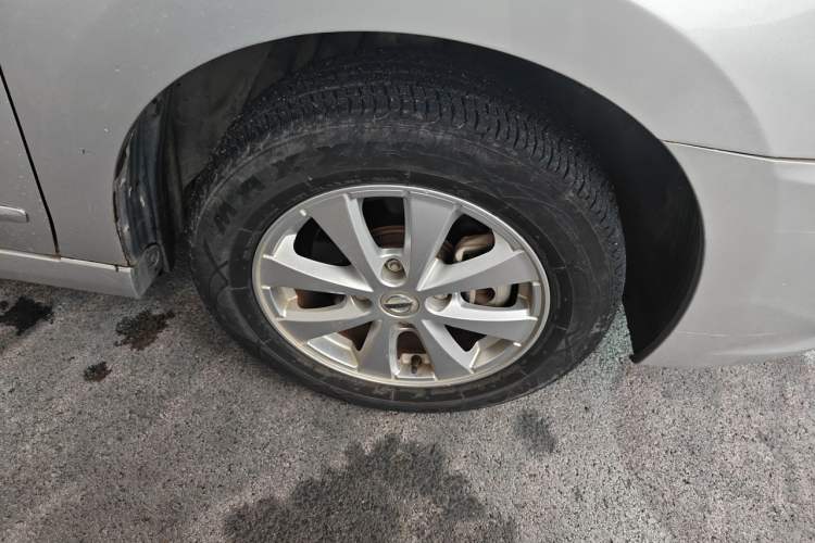 Used Nissan Sylphy 2016 Classic 1.6XE Automatic Comfort Edition Right Front Wheel Hub