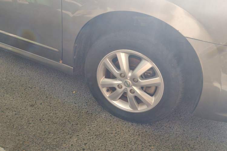Used Nissan Sylphy 2016 Classic 1.6XE Manual Comfort Edition Right Front Wheel Hub