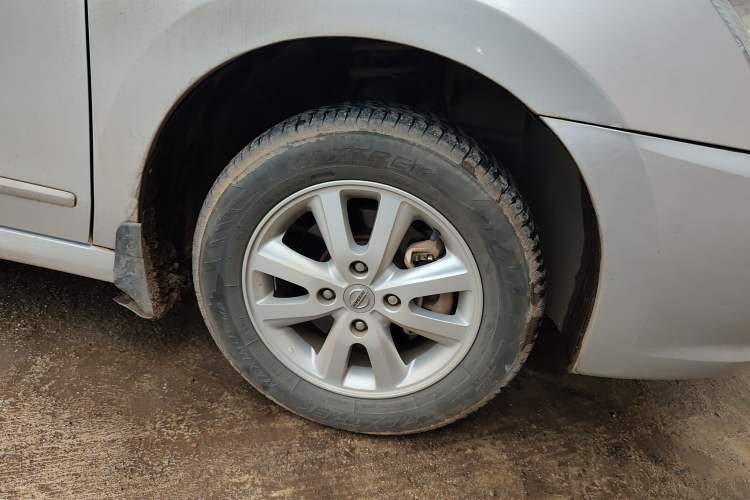 Used Nissan Sylphy 2016 1.6XE Manual Comfort Edition Right Front Wheel Hub