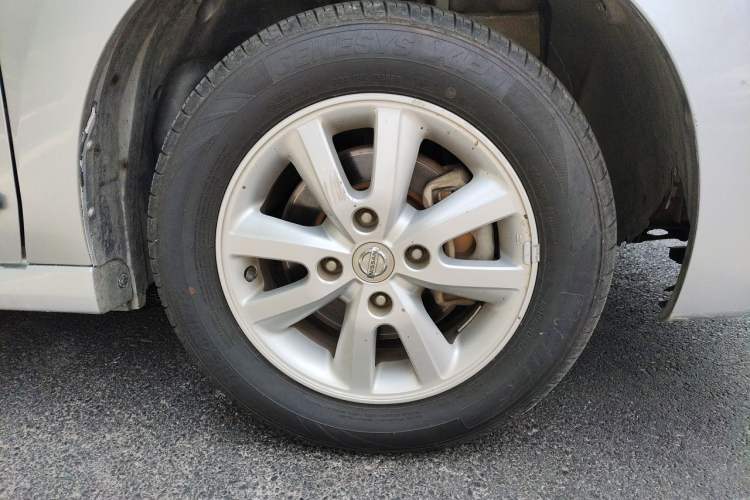 Used Nissan Sylphy 2016 Classic 1.6XE Manual Leading Edition Right Front Wheel Hub