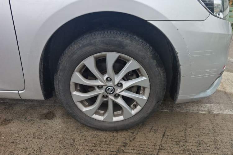 Used Nissan Sylphy 2016 1.6 XL CVT Luxury Edition Right Front Wheel Hub