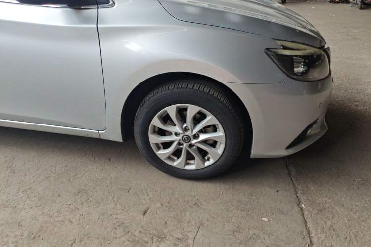 Used Nissan Sylphy 2016 1.6 XL CVT Deluxe Edition Right Front Wheel Hub