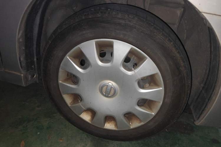 Used Nissan Sylphy 2016 Classic 1.6XE Manual Comfort Edition Right Front Wheel Hub
