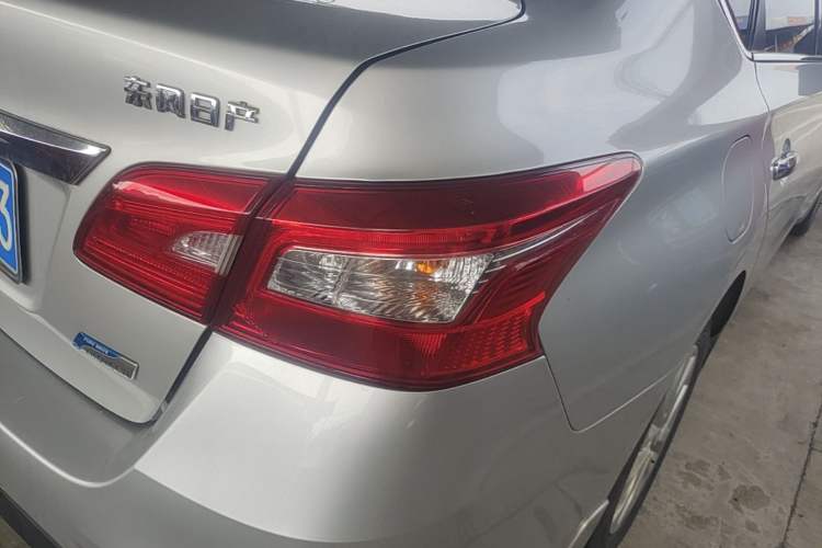 Used Nissan Sylphy 2016 1.6XE CVT Comfort Edition Right Rear Taillight