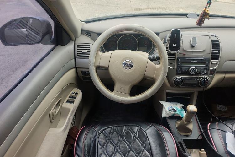 Used Nissan Sylphy 2016 Classic 1.6XE Manual Leading Edition Steering Wheel
