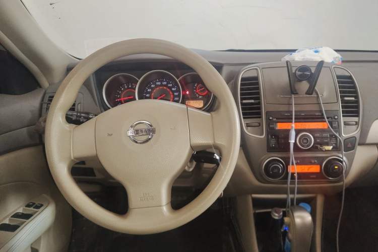 Used Nissan Sylphy 2016 Classic 1.6XE Automatic Comfort Edition Steering Wheel