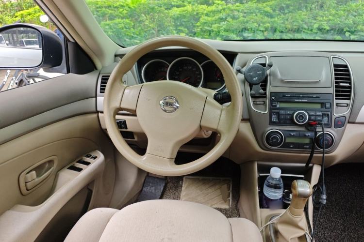 Used Nissan Sylphy 2016 Classic 1.6XE Manual Leading Edition Steering Wheel